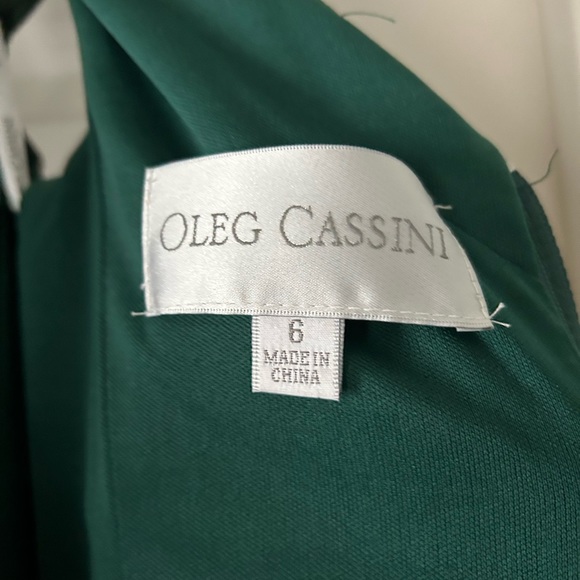 Dark green stunning formal dress, perfect for mother of the bride or groom! - Picture 4 of 9